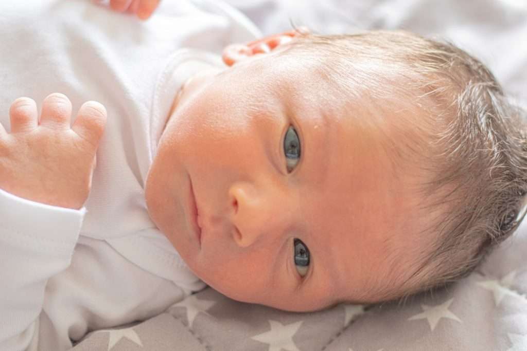 Best Newborn Swaddle for Baby: Wrap, Arms-Up or Sleep Bag?